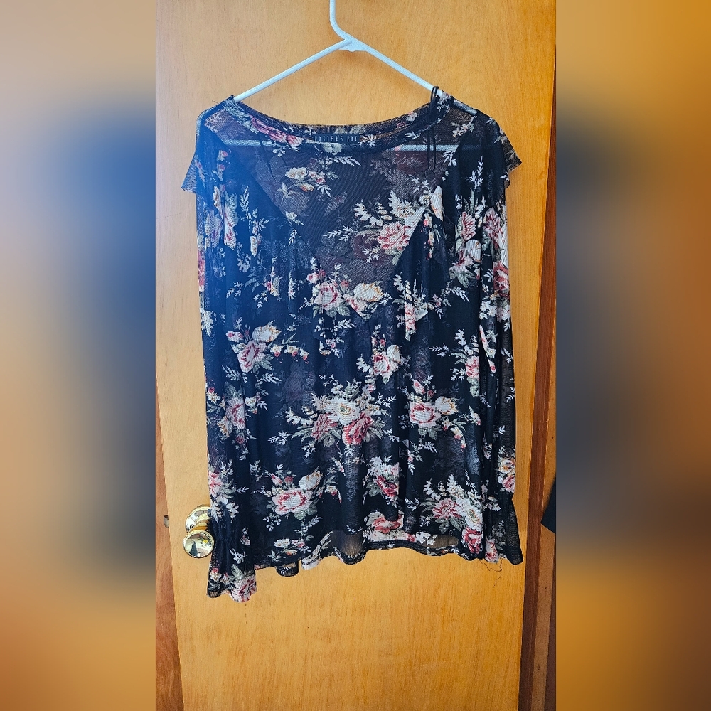 Floral Pront Mesh Top